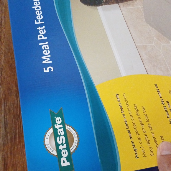 PetSafe Automatic 5 meal Programmable Pet Feeder Dispenser - Picture 2 of 10